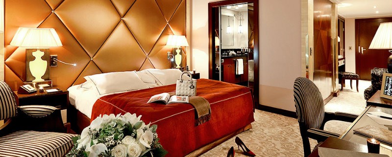 covet-edition-Presidential-Suite-of-Fouquet's-Barrière-in-Paris-bedroom