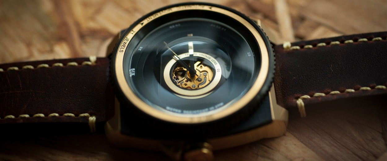 the-tacs-automatic-vintage-lens-watch