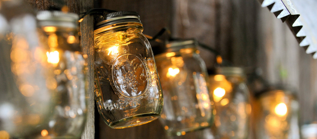 contemporary-lighting-lamps-that-will-make-your-yard-shine-mason-jars