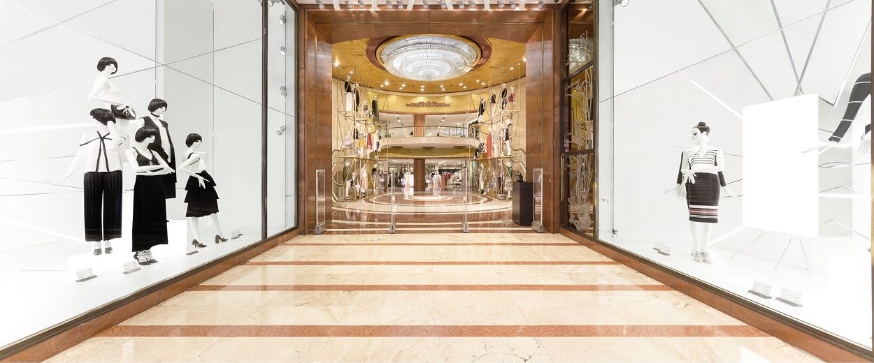 Discover Zara Flagship Store by Matteo Thun + Partners in Milan ➤To see more Luxury Bathroom ideas visit us at www.luxurybathrooms.eu #isaloni #salonedelmobile #milandesignweek #interiordesign @covetedmagazine