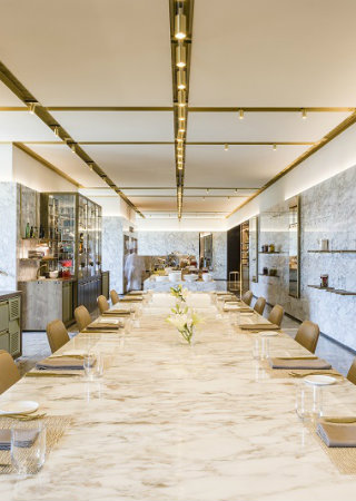 Blacksheep Delivers a Luxury Dining Experience at Mökki. To see more news about incredible restaurants, subscribe our newsletter right now! #blacksheep #mökki #ritzcarltonhotelsandresorts #ritzcarltonastana #luxurydiningexperience #luxuryrestaurants #luxuryhotels #bestinteriordesigners