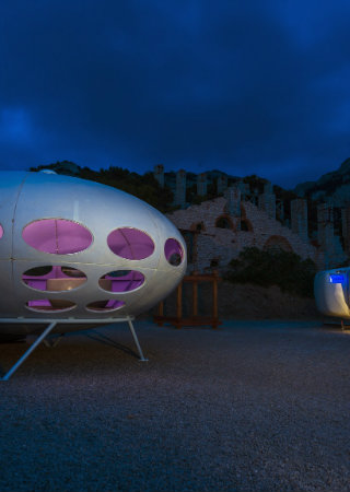 Extravagant Outdoor Design Idea – A Tiny Livable and Functional House