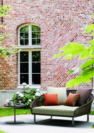 Discover Kettal and the Intricate Bitta Collection. To see more news about outdoor furniture, subscribe our newsletter right now! #kettal #bittacollection #outdoorfurniture #rodolfodordoni #topdesignerbrands #outdoordesign #outdoordecoratingideas #italianbrands #italiandesign