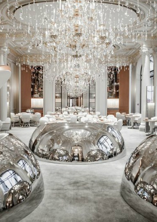 Meet the Amazing Restaurants CovetED Has Discovered in 2017. To see more news about delicious restaurants, subscribe our newsletter right now! #restaurantscoveted #coveted #bestrestaurants #michelinstarsrestaurants #gaultandmillauguide #luxuryrestaurants #parisianrestaurants