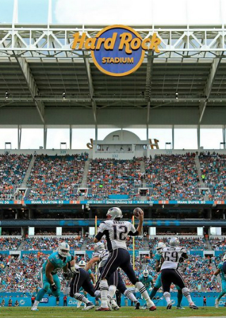 Remember the Super Bowl Stadiums of the 2010s. To see more news about architecture, subscribe our newsletter right now! #superbowl #superbowlstadiums #footballstadiums #sportsstadiums #superbowllii #mercedesbenzstadium #usbankstadium #nrgstadium #levisstadium