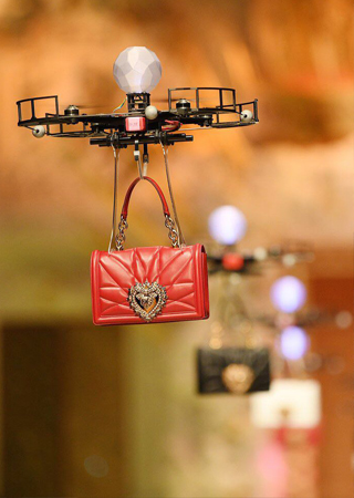 Fashion meets Technology at Dolce & Gabbana Fashion Show
