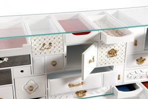 Meet Boca do Lobo And Lladró Together At Salone del Mobile 2018. To see more news about design, subscribe our newsletter right now! #salonedelmobilemilano2018 #milandesignweek2018 #salonedelmobile #milandesignweek #isaloni2018 #isaloni