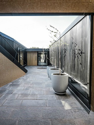 Best Design Projects Bugatti House By A4estudio ➤ #covetedmagazine #luxurymagazine #luxuryliving #interiordesign #homedecor #milandesignweek2019 #salonedelmobile2019 #isaloni2019 #maisonetobjet ➤ www.covetedition.com ➤ @covetedmagazine @bocadolobo @delightfulll @brabbu @essentialhomeeu @circudesign @mvalentinabath @luxxu @covethouse_ @rug_society @pullcast_jewelryhardware @bybrabbucontract