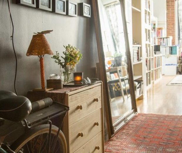 Inside this Lovely Vintage Home Home by Peti Lau!