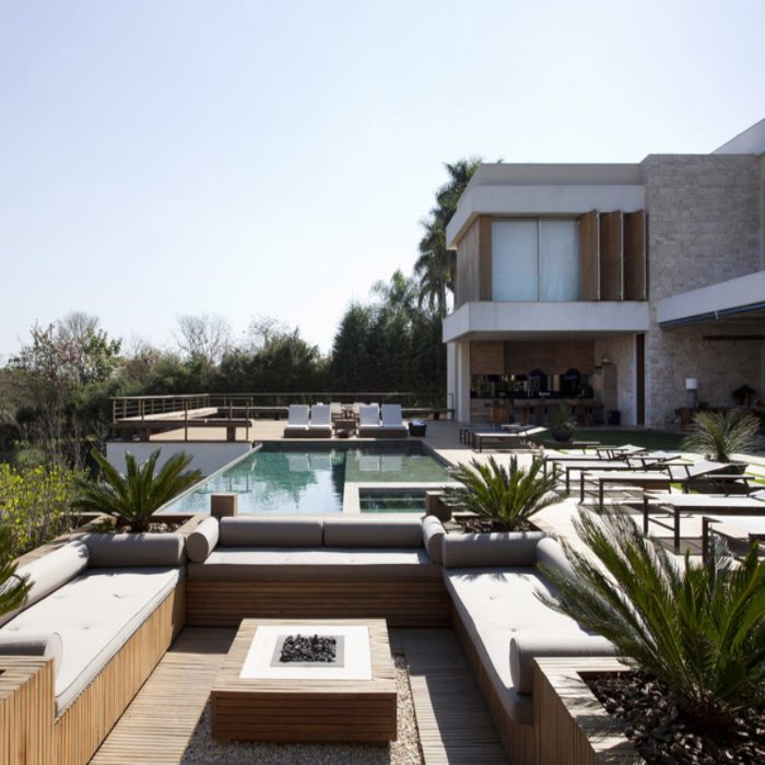 State-Of-The-Art Quality With Debora Aguiar Arquitetos